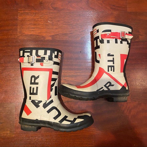 Hunter mid calf rain boots US size 8 needs to be cleaned - Picture 5 of 16